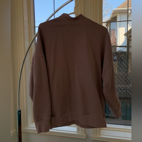 Aritzia Lila Sweat - Picture 3 of 4